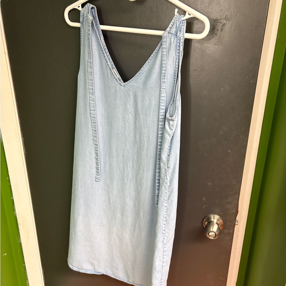 Light Blue Denim Sleeveless Shift Dress Tie Back Sz M